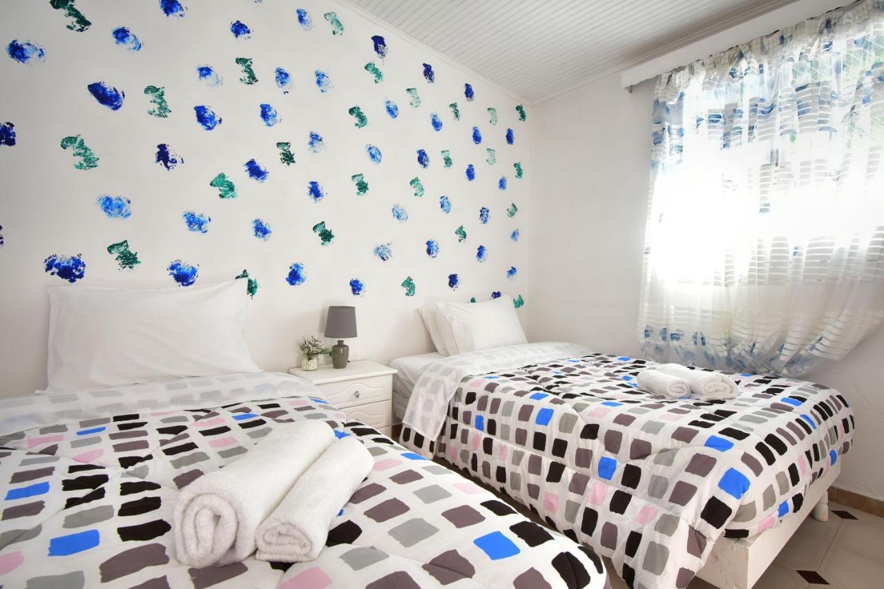 Merlyn Rooms Into The Nature, 100M From The Beach Dafníla Kültér fotó